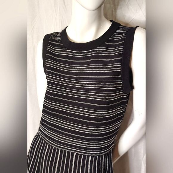 Kate spade Striped Black & White Sleeveless Dress Size Medium - Picture 3 of 13